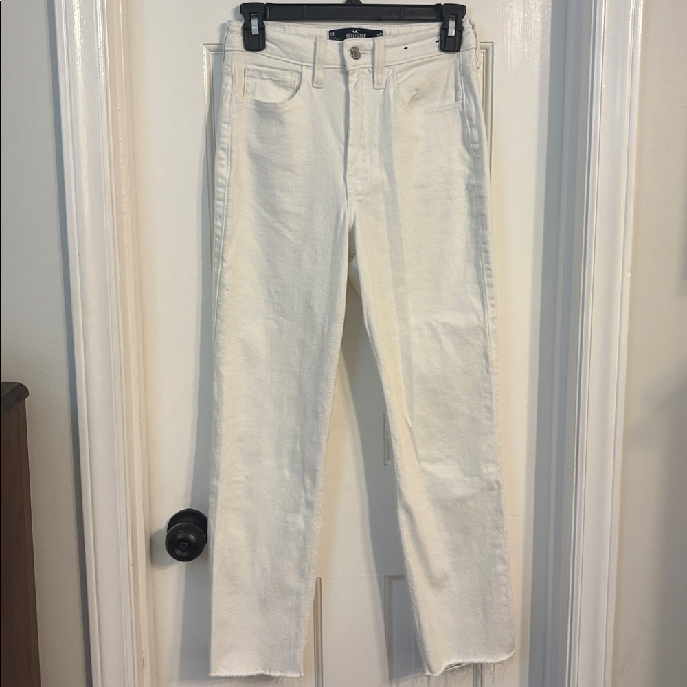 Hollister White Ultra High-Rise Jeans - 1R